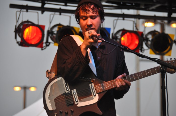 Unknown-Mortal-Orchestra-Live-3