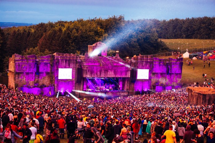 1440500878-x-1-4lionsden-friday-benjaminpaul-web-2