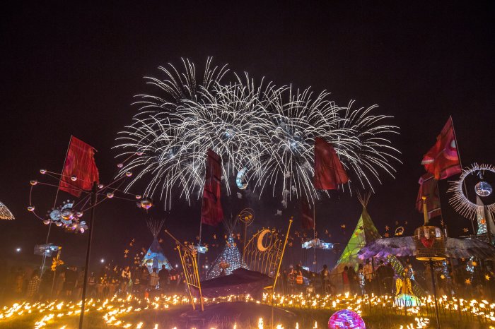 tom-martin-fireworks-finale-e12f9d2e-7877-11e6-9ec6-aab69d8b7bb7-web