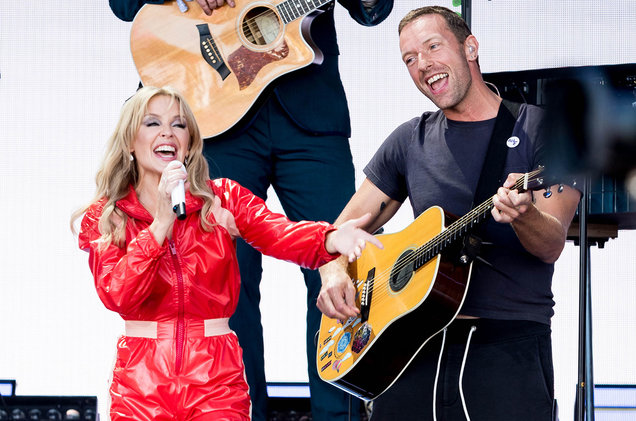 kylie-minogue-chris-martin-glastonbury-2019-billboard-u-1548